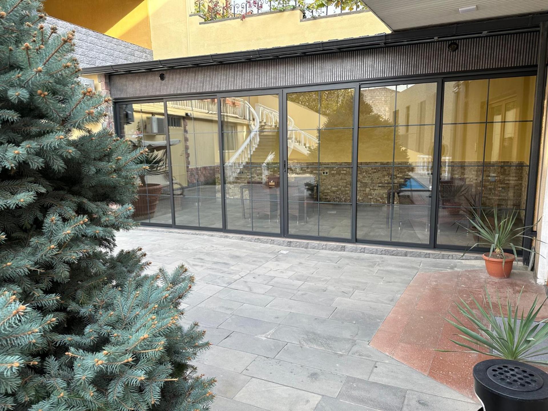 Capital Hotel Jerevan Eksteriør billede