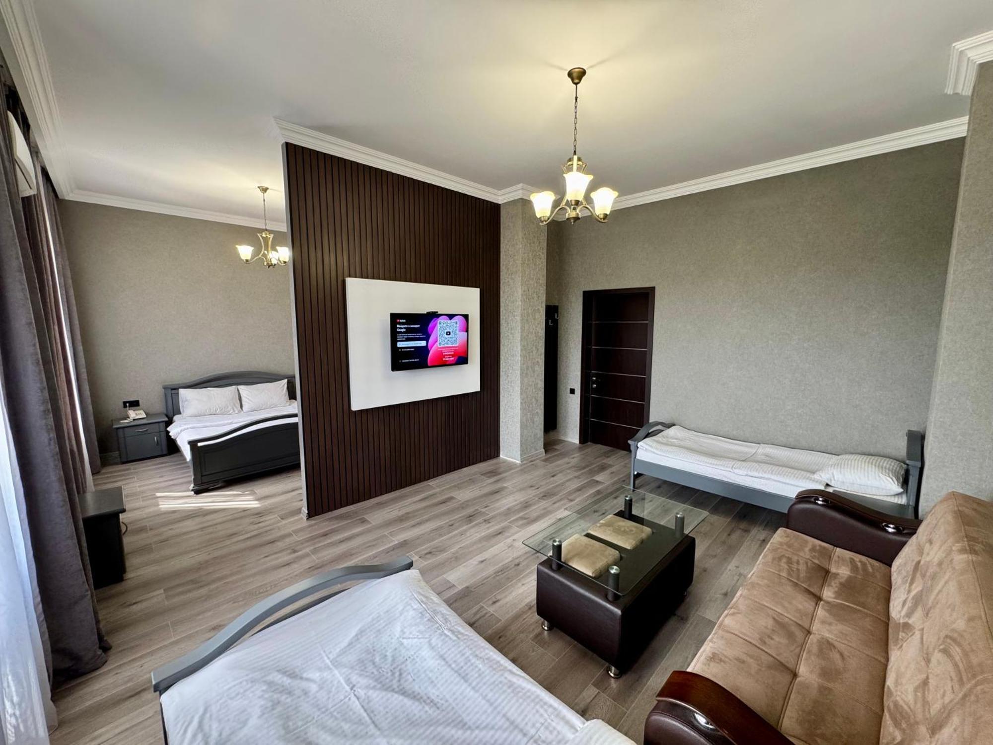 Capital Hotel Jerevan Eksteriør billede
