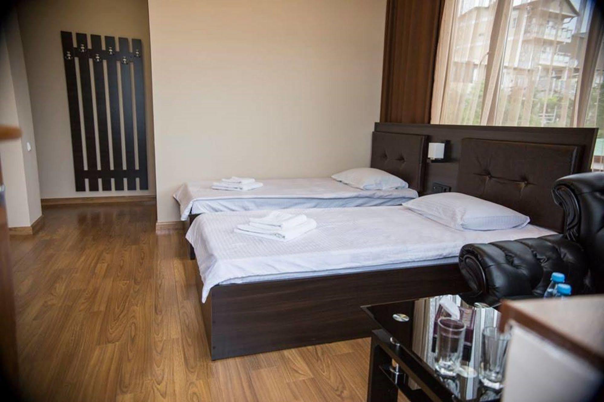 Capital Hotel Jerevan Eksteriør billede