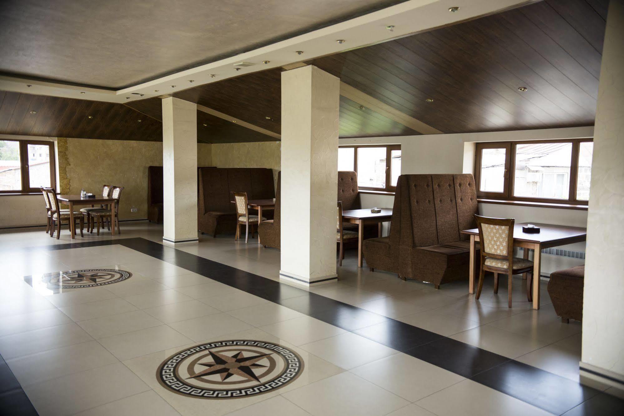 Capital Hotel Jerevan Eksteriør billede